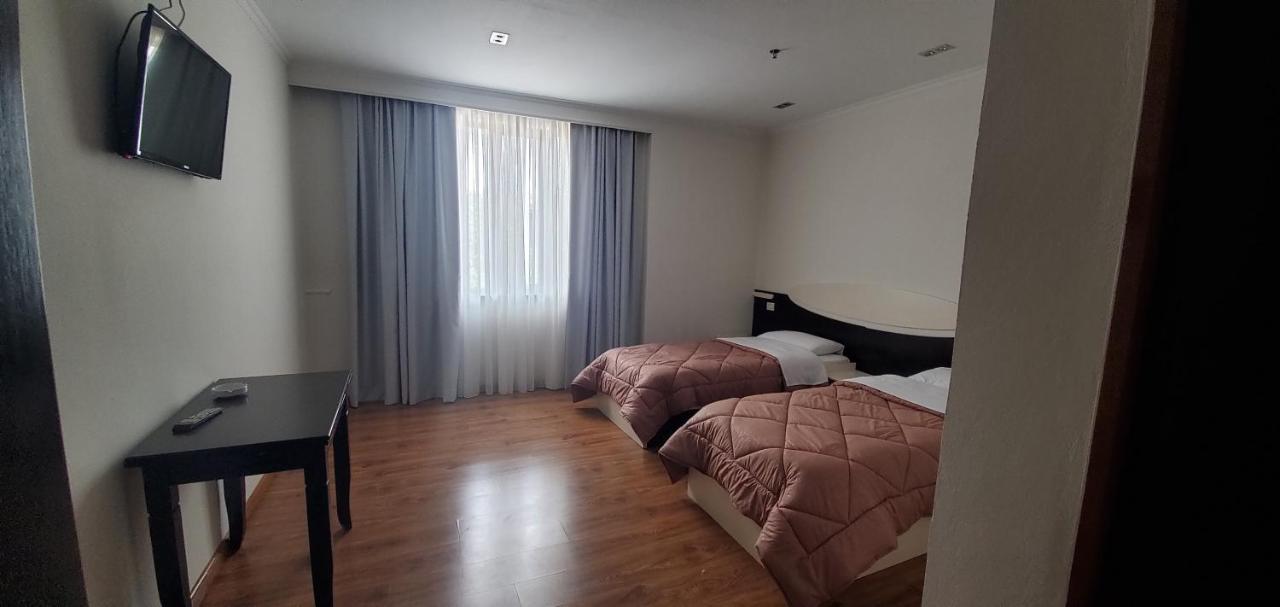 Hotel Alysa Korce Buitenkant foto