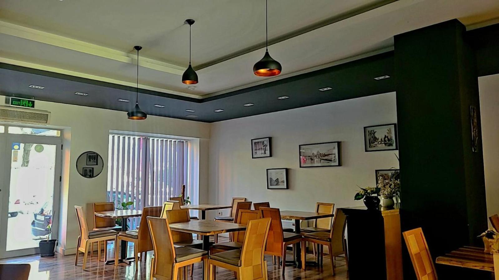 Hotel Alysa Korce Buitenkant foto