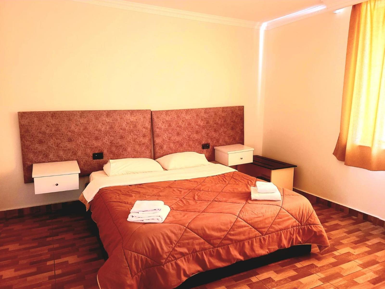 Hotel Alysa Korce Buitenkant foto